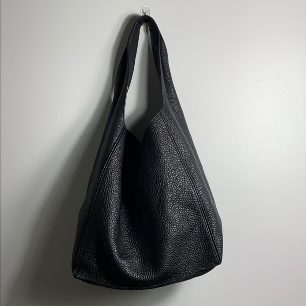 aritzia black pebbled leather shoulder bag